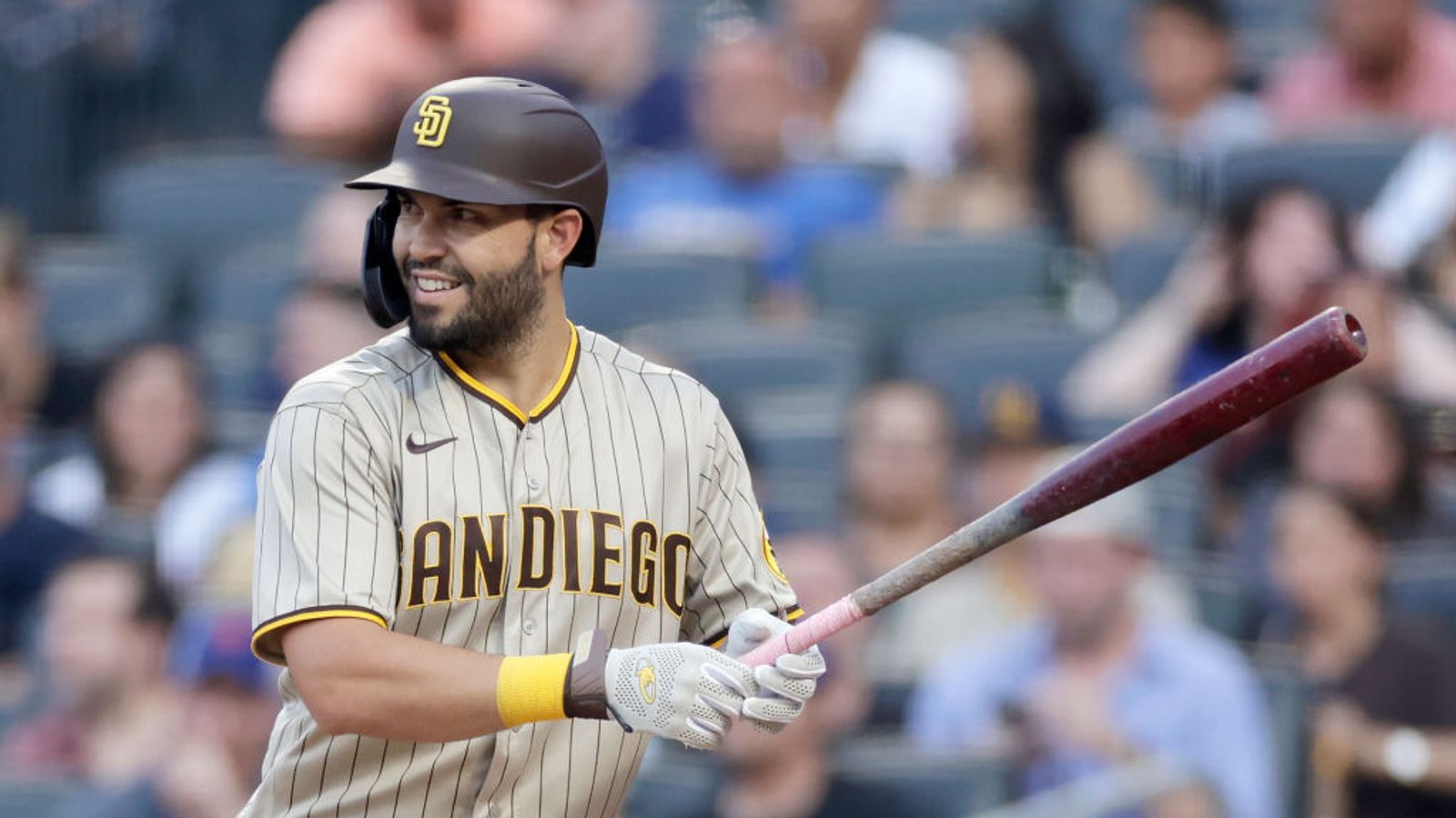 Red Sox obtain Eric Hosmer from San Diego